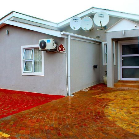 103Onwallace Self Catering Guest House Cidade Do Cabo Exterior foto